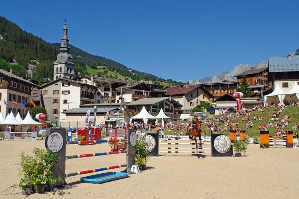 Hotel La Montagne Ла-Клюсаз Экстерьер фото